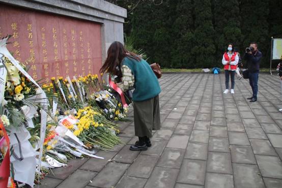 说明:http://a1.qpic.cn/psc?/V12KZBz93W0DVQ/ruAMsa53pVQWN7FLK88i5pw**KpCPZx.OIKBB6dmNfvYnN8RXG.5WNrSgw3*JvT1HzleNsir3lmZEA45cr2BrNoOAqTV6zkG5pDy4nQIAgM!/b&ek=1&kp=1&pt=0&bo=YAlABmAJQAYRECc!&tl=1&vuin=3467688497&tm=1649851200&sce=50-1-1&rf=viewer_311